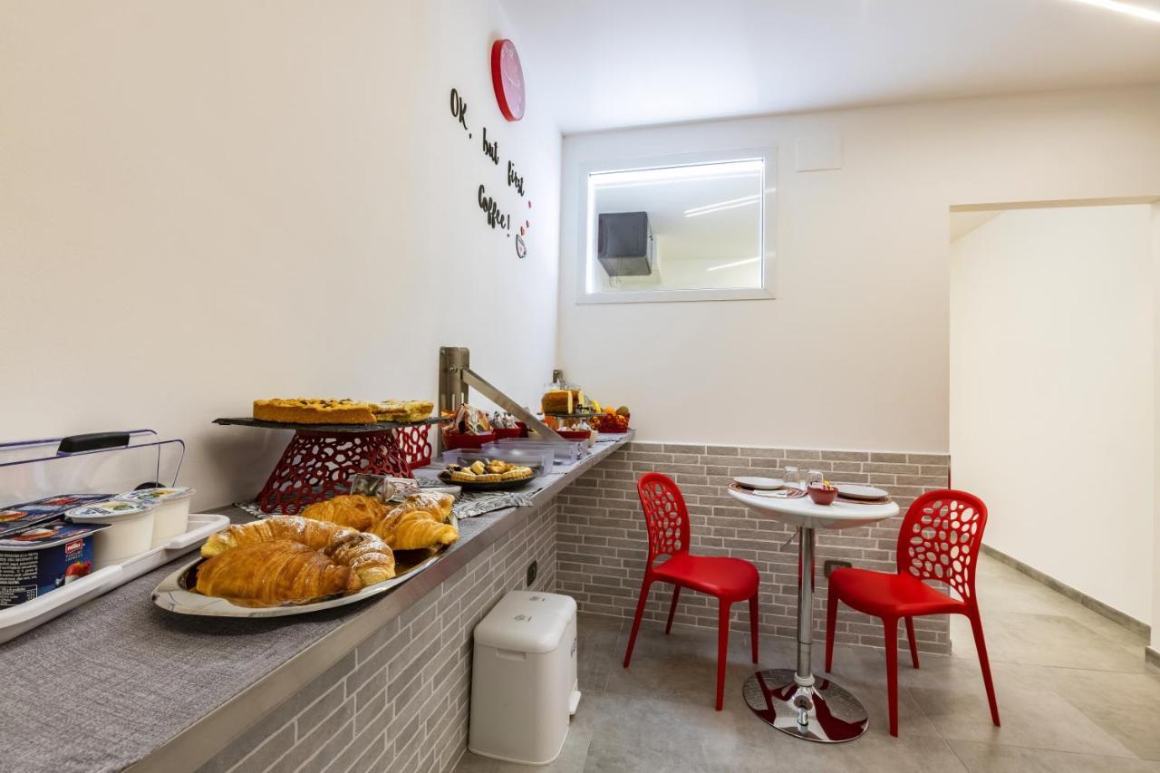 Bnb Aria Di Mare Santa Marinella Exteriör bild